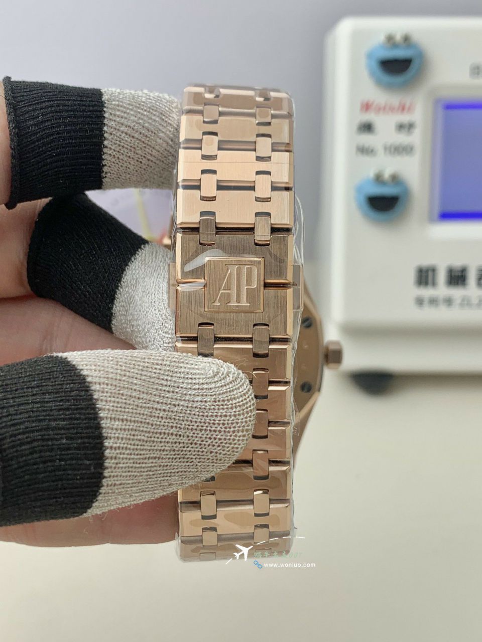 THB Factory Audemars Piguet Royal Oak 100% replica imitation 15407ST.OO.1220ST.01和15407OR.OO.1220OR.01 watch / AP295