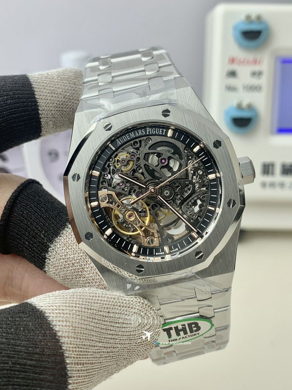 THB Factory Audemars Piguet Royal Oak 100% replica imitation 15407ST.OO.1220ST.01和15407OR.OO.1220OR.01 watch / AP295