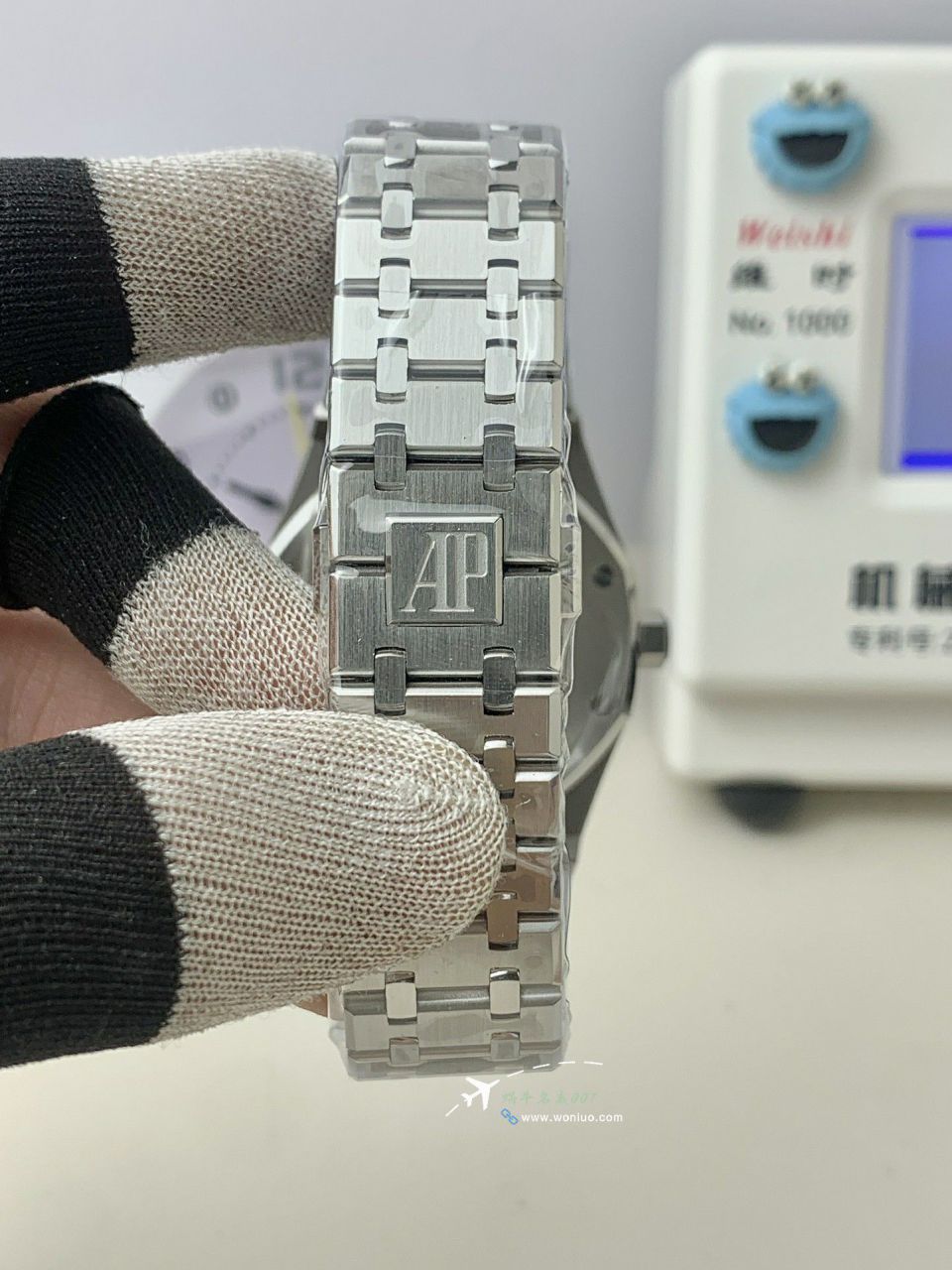 THB Factory Audemars Piguet Royal Oak 100% replica imitation 15407ST.OO.1220ST.01和15407OR.OO.1220OR.01 watch / AP295