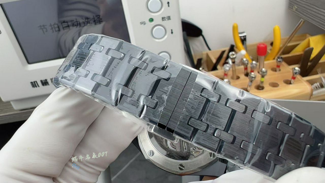 Audemars Piguet Royal Oak Audemars Piguet replica imitation 26240CE.OO.1225CE.02 watches  / AP299