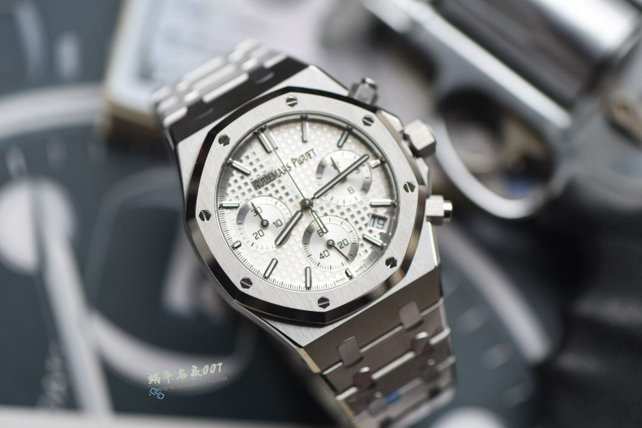 Audemars Piguet Audemars Piguet Royal Oak 100% replica imitation 26240ST.OO.1320ST.05 watches  / AP300