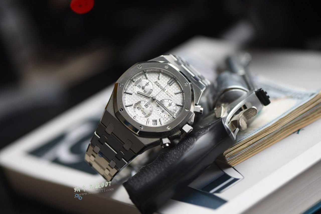 Audemars Piguet Audemars Piguet Royal Oak 100% replica imitation 26240ST.OO.1320ST.05 watches  / AP300