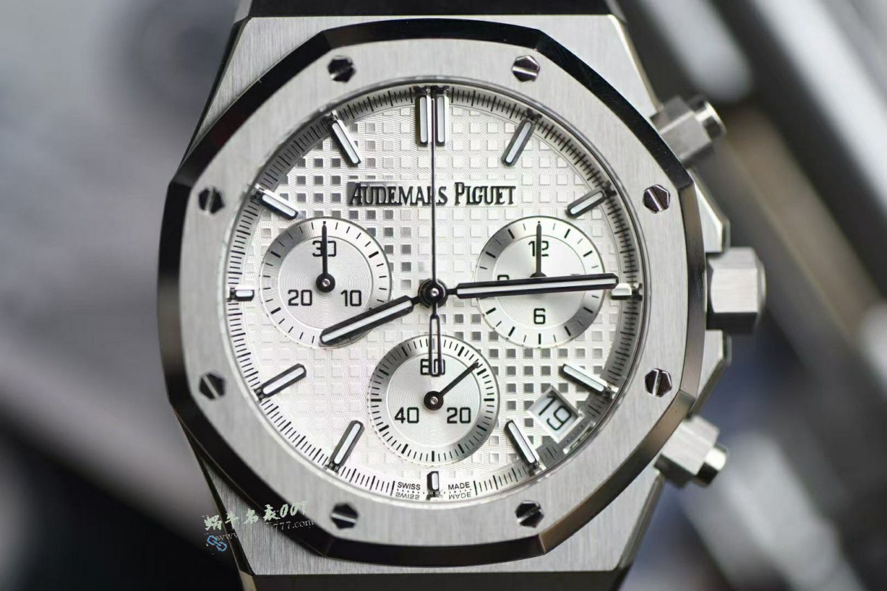 Audemars Piguet Audemars Piguet Royal Oak 100% replica imitation 26240ST.OO.1320ST.05 watches  / AP300