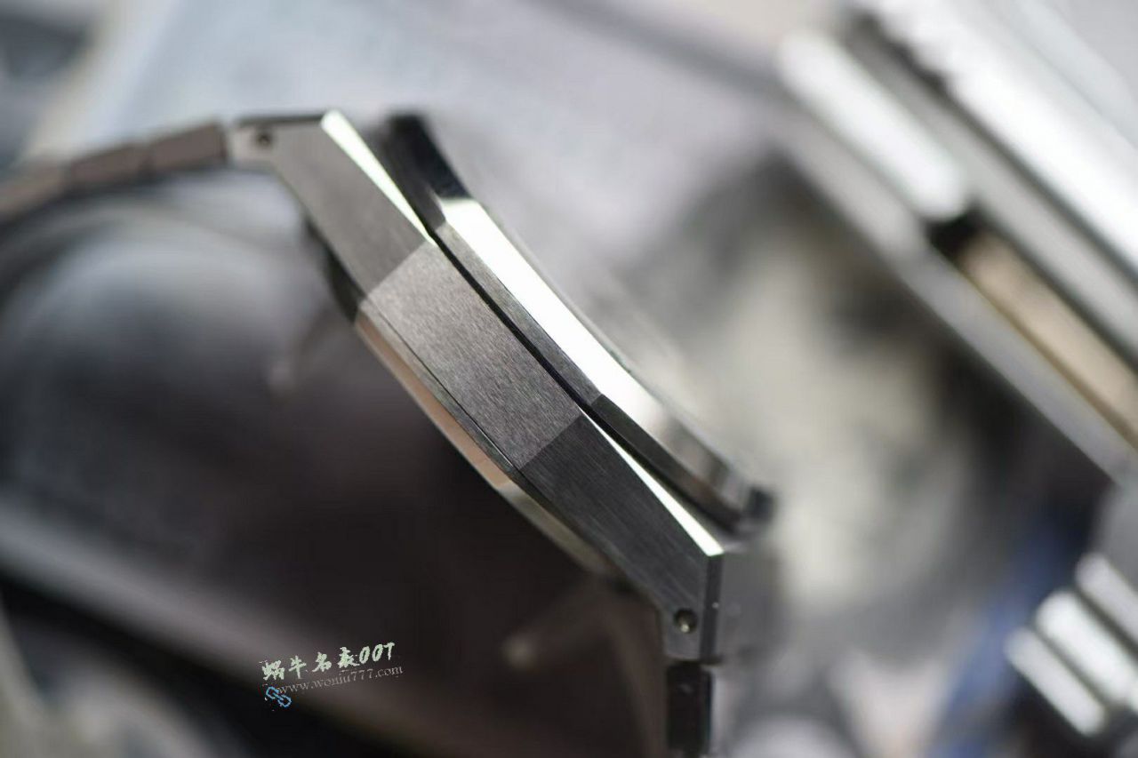 Audemars Piguet Audemars Piguet Royal Oak 100% replica imitation 26240ST.OO.1320ST.05 watches  / AP300