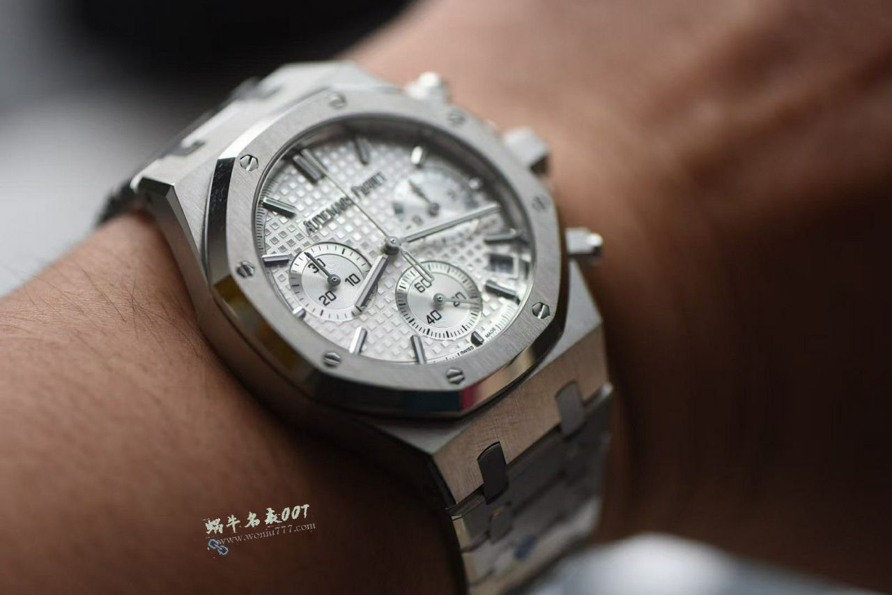 Audemars Piguet Audemars Piguet Royal Oak 100% replica imitation 26240ST.OO.1320ST.05 watches  / AP300
