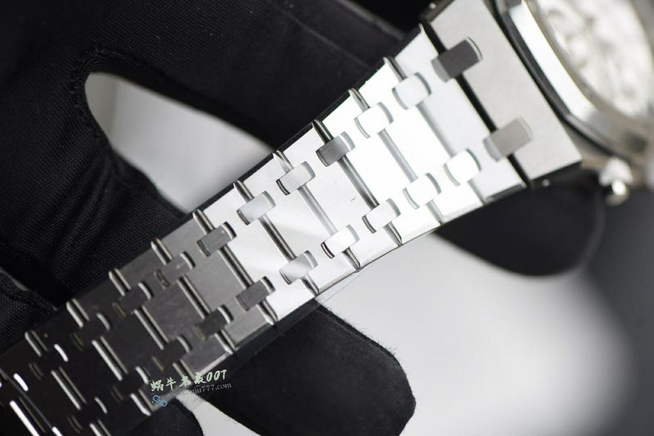 Audemars Piguet Audemars Piguet Royal Oak 100% replica imitation 26240ST.OO.1320ST.05 watches  / AP300