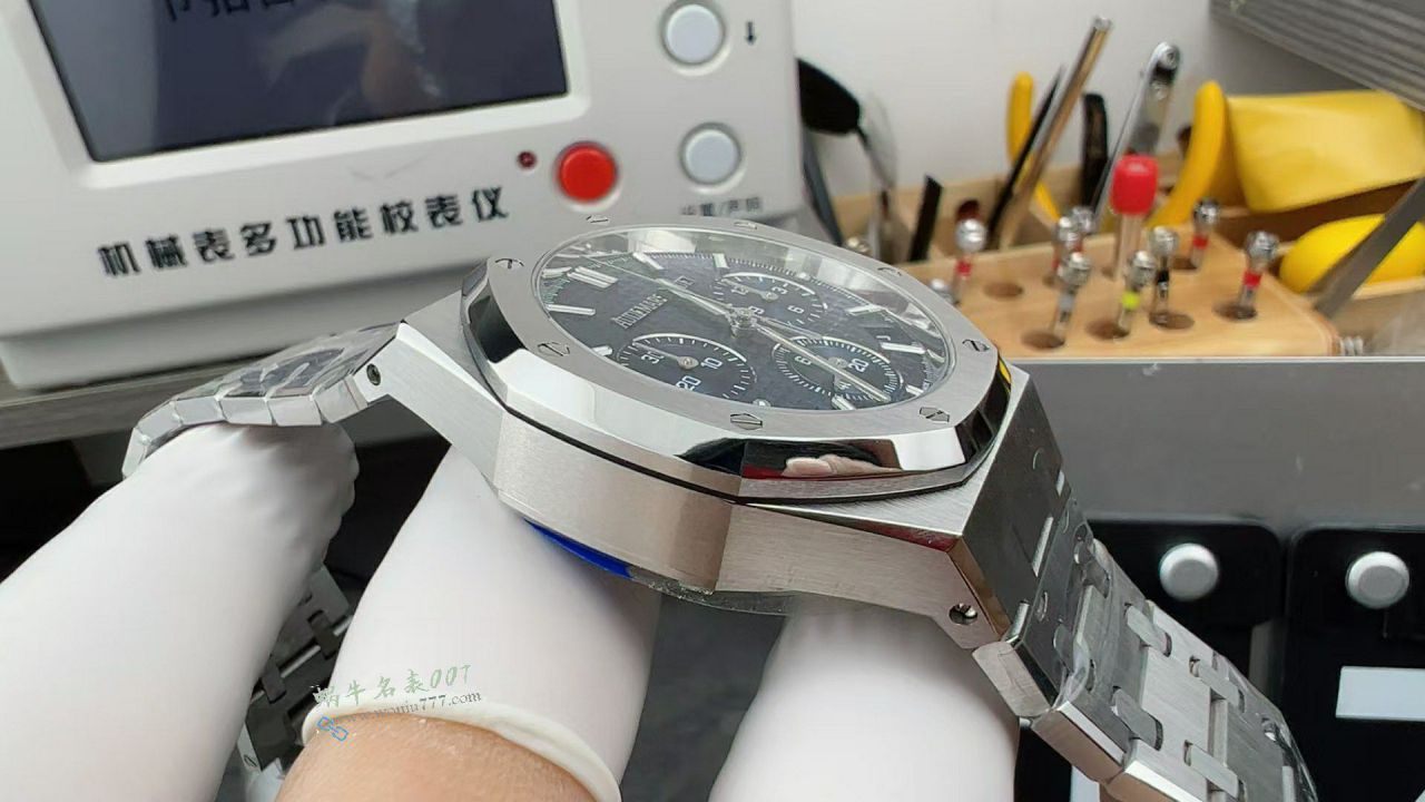 Audemars Piguet Audemars Piguet Royal Oak 100% replica imitation 26240ST.OO.1320ST.05 watches  / AP300