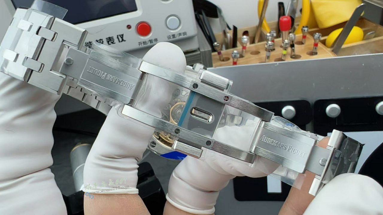 Audemars Piguet Audemars Piguet Royal Oak 100% replica imitation 26240ST.OO.1320ST.05 watches  / AP300