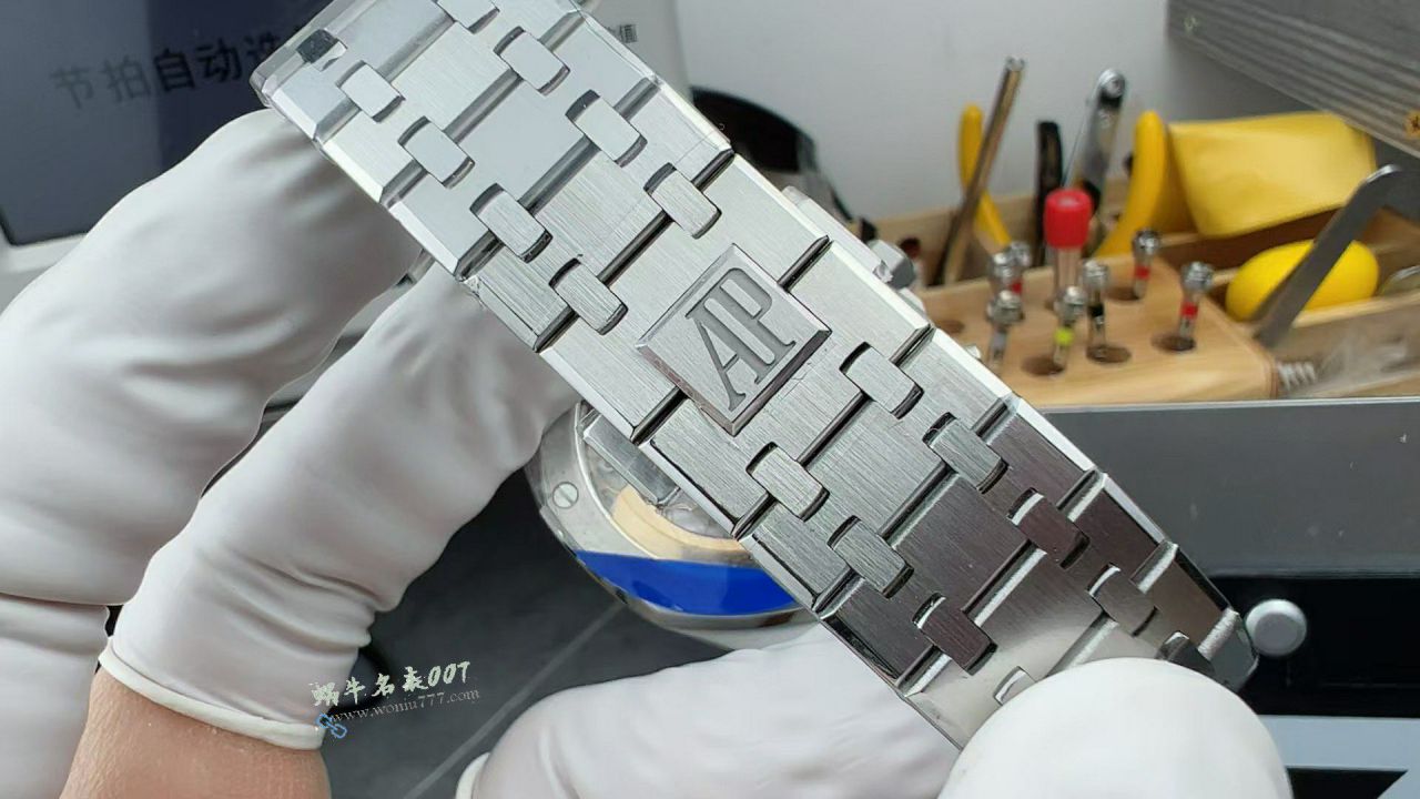 Audemars Piguet Audemars Piguet Royal Oak 100% replica imitation 26240ST.OO.1320ST.05 watches  / AP300