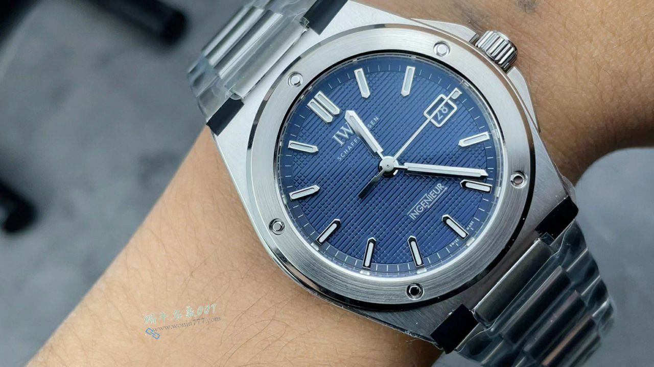 V7 Factory  New models  blue surface  IWC TOP replica imitation  Engineer  series IW328907 watches  / WG637