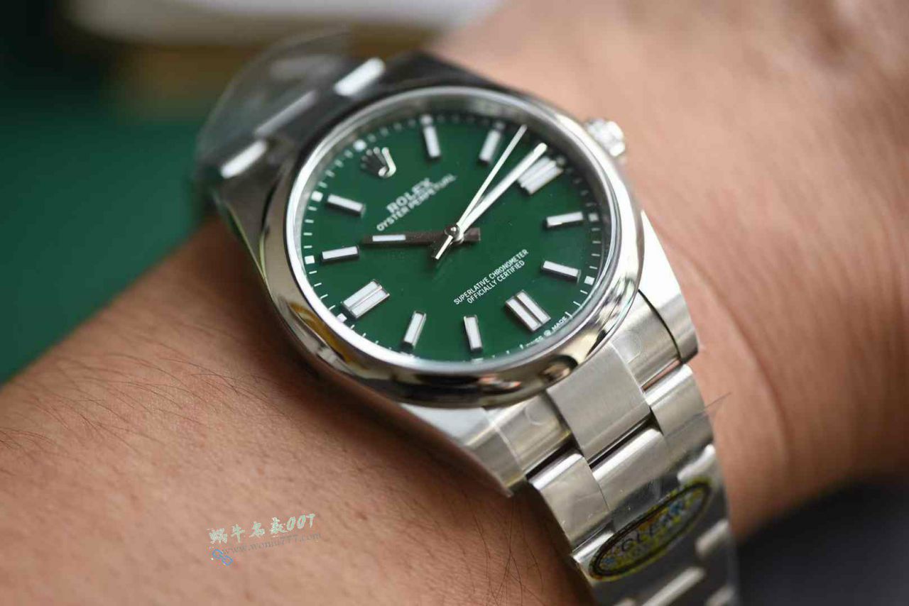 Clean Rolex Oyster Perpetual 41 series  imitation m124300-0005 watches  / R935