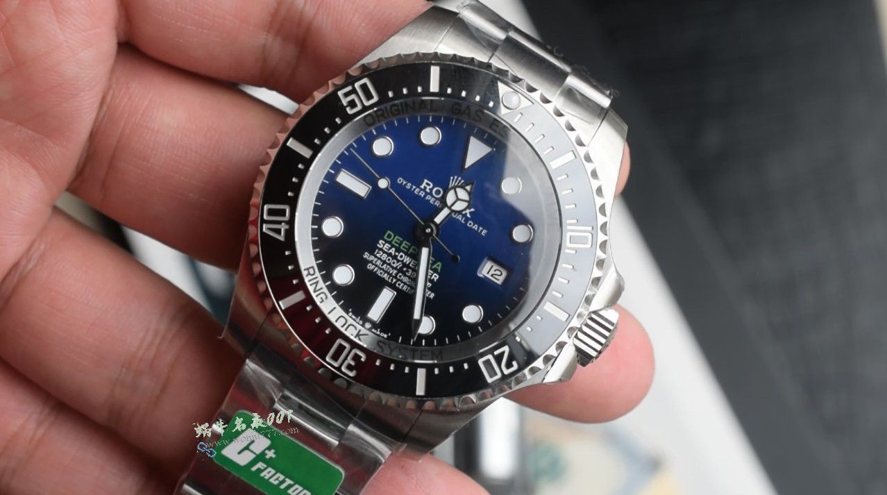 C+ RolexSEA-DEWLLER Gradient Blue  Submariner m126660-0002  imitation  replica  watch / R936