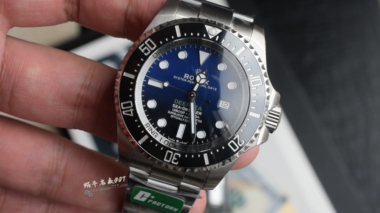 C+ RolexSEA-DEWLLER Gradient Blue  Submariner m126660-0002  imitation  replica  watch / R936