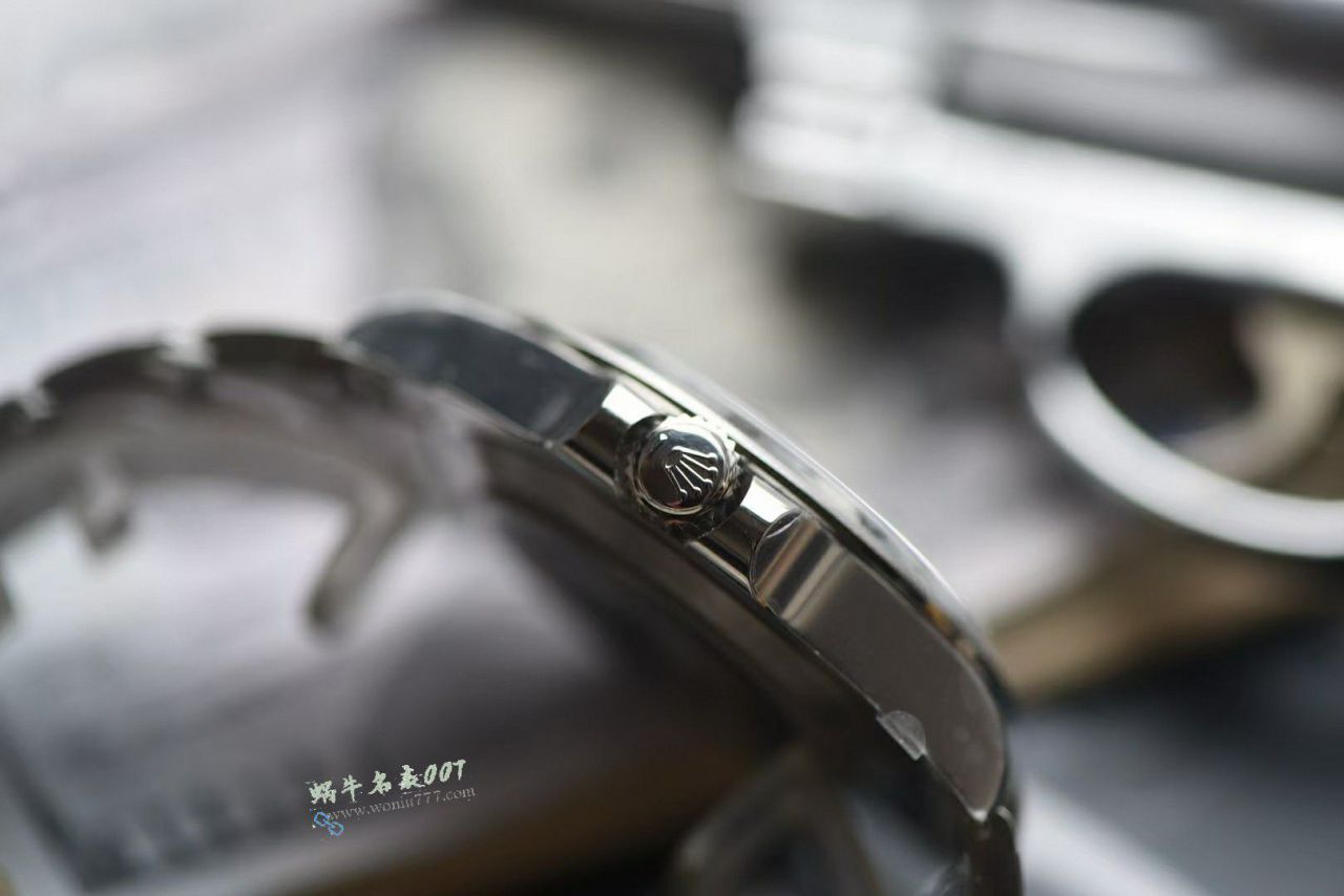 Clean Rolex Explorer   II   imitation  replica  watches : Oyster steel  - m226570-0001 / R937