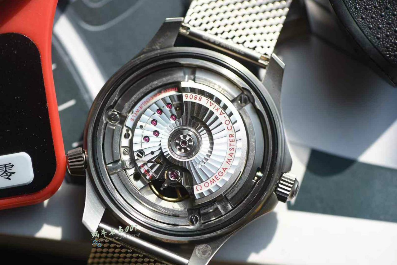 VS 007 The ultimate hit ！ Titanium mesh strap Omegabest imitation  No Time to Die   Seamaster 300 meters 210.90.42.20.01.001 watches  / VS816