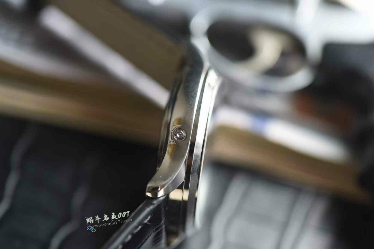  Video review APSJaeger-LeCoultre Moon Phase  Ultra-thin  Master Collection  replica imitation 1368471 watches  / JJ203