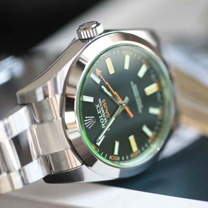 vs Rolex  Lightning Grid Magnetic Type  replica imitation  green glass m116400gv-0001 Black dial  watches 