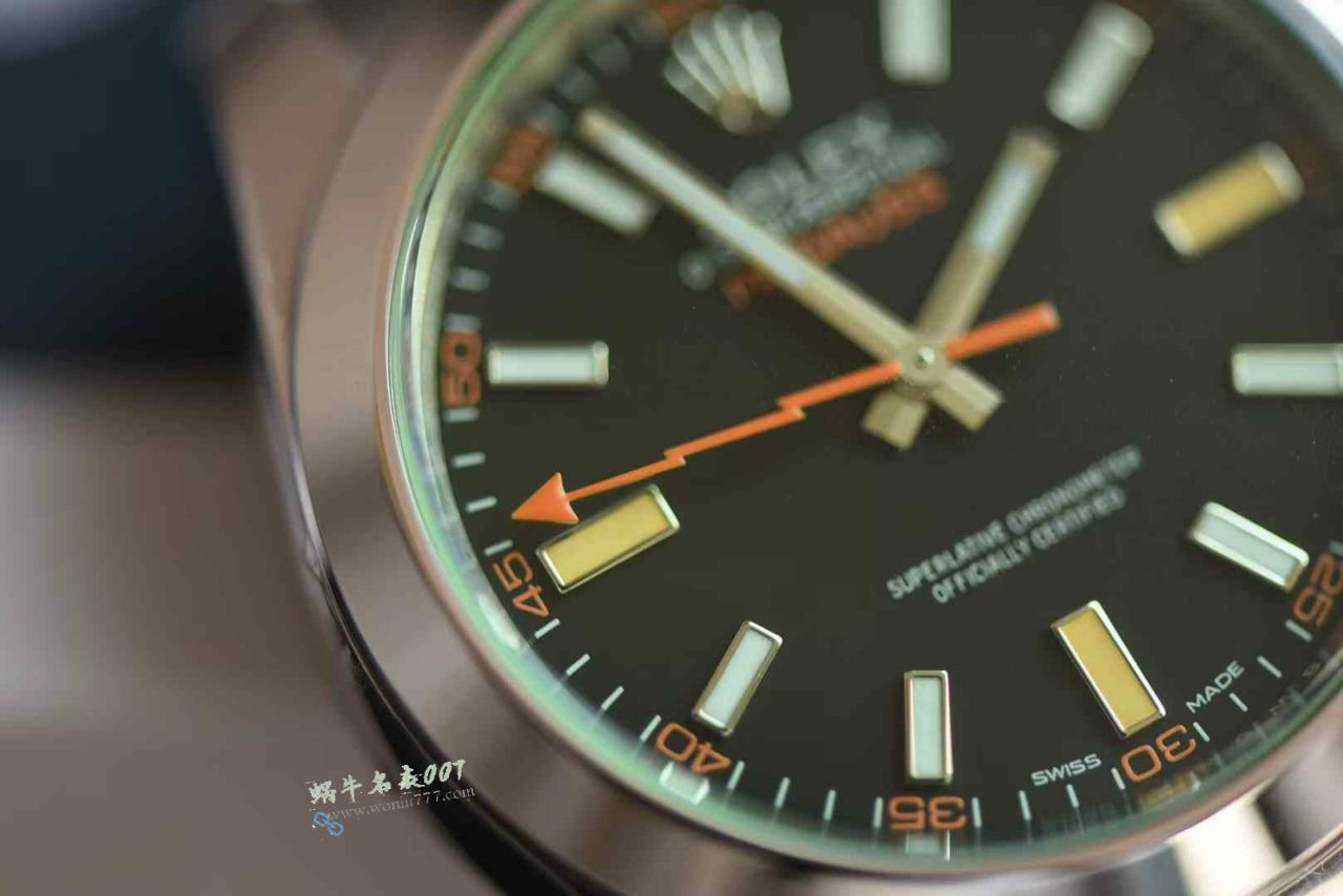 vs Rolex  Lightning Grid Magnetic Type  replica imitation  green glass m116400gv-0001 Black dial  watches  / R952
