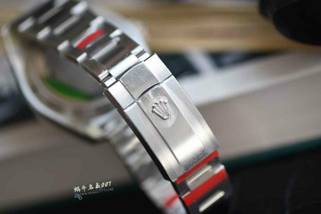 vs Rolex  Lightning Grid Magnetic Type  replica imitation  green glass m116400gv-0001 Black dial  watches  / R952