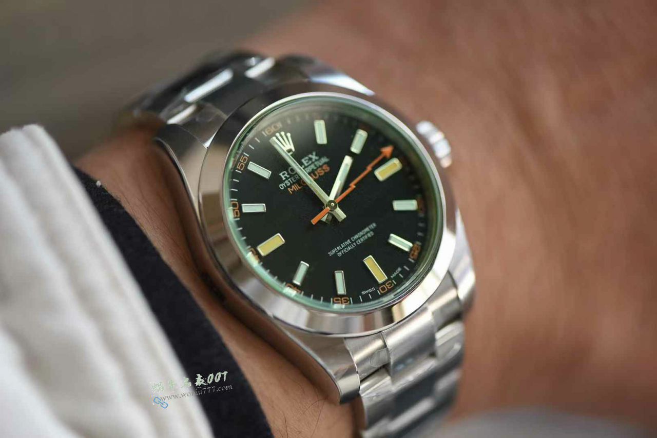 vs Rolex  Lightning Grid Magnetic Type  replica imitation  green glass m116400gv-0001 Black dial  watches  / R952