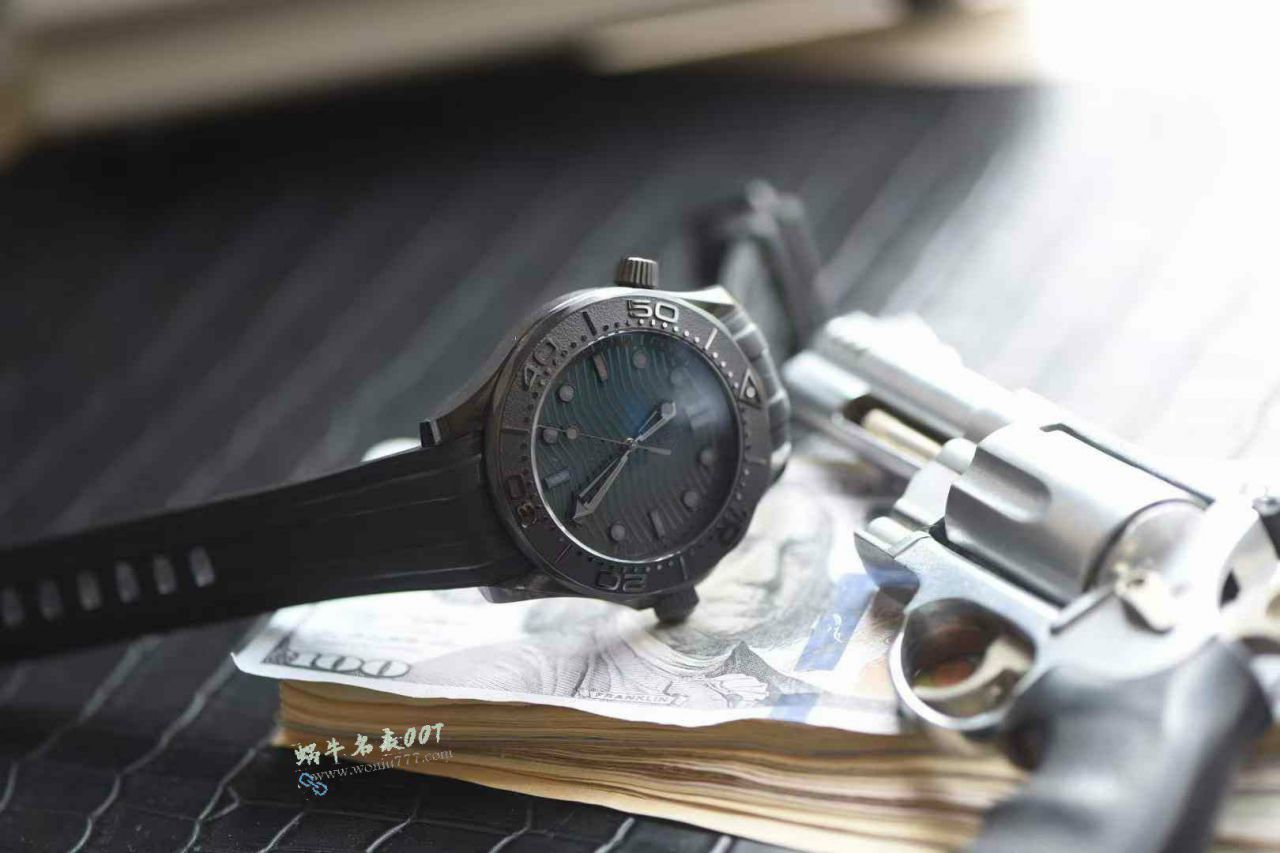  Video review  Omega Seamaster 300 meters  replica imitation  Darth Vader 210.92.44.20.01.003 watches  / VS817