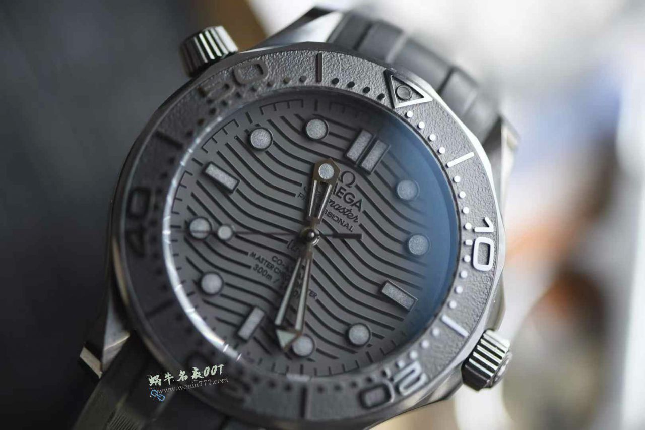  Video review  Omega Seamaster 300 meters  replica imitation  Darth Vader 210.92.44.20.01.003 watches  / VS817