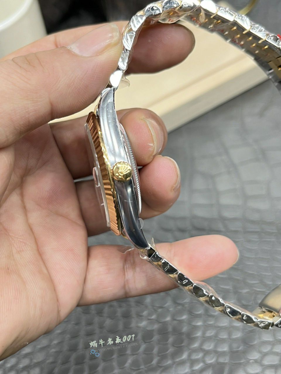 clean Rolex Datejust 41MM replica imitation m126334-0006 watches  / R956