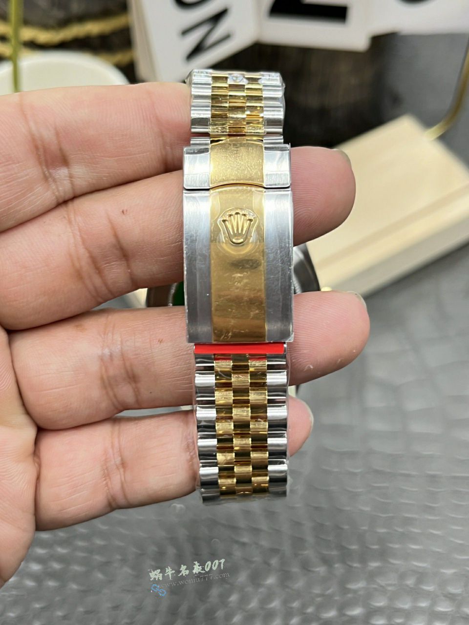 clean Rolex Datejust 41MM replica imitation m126334-0006 watches  / R956