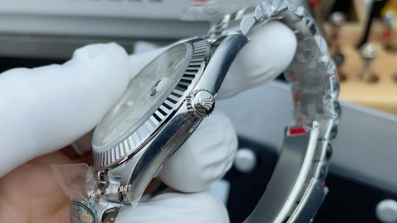 clean Rolex Datejust 41MM replica imitation m126334-0006 watches  / R956