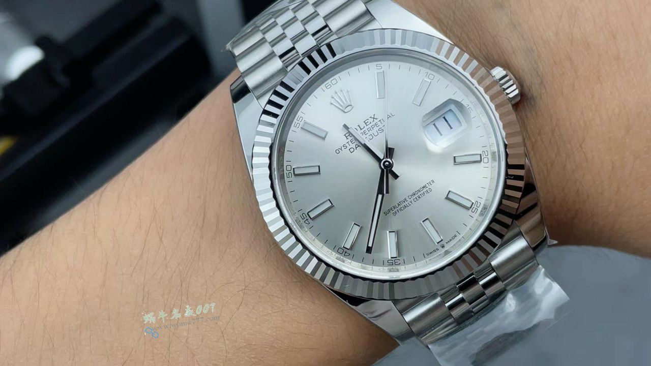 clean Rolex Datejust 41MM replica imitation m126334-0006 watches  / R956