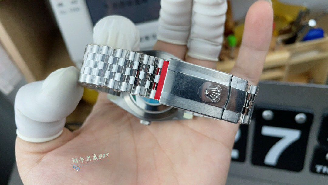 clean Rolex Datejust 41MM replica imitation m126334-0006 watches  / R956