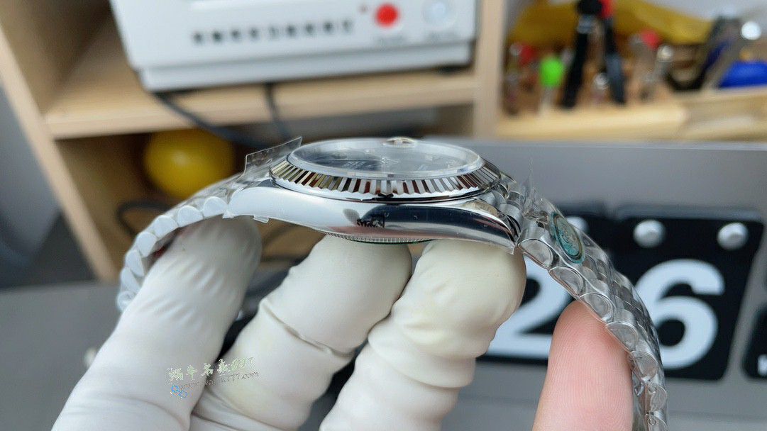 clean Rolex Datejust 41MM replica imitation m126334-0006 watches  / R956