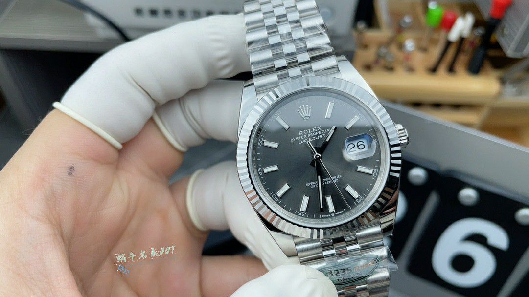 CLEAN Rolex Datejust 41mm series m126334-0014 watches  / R960