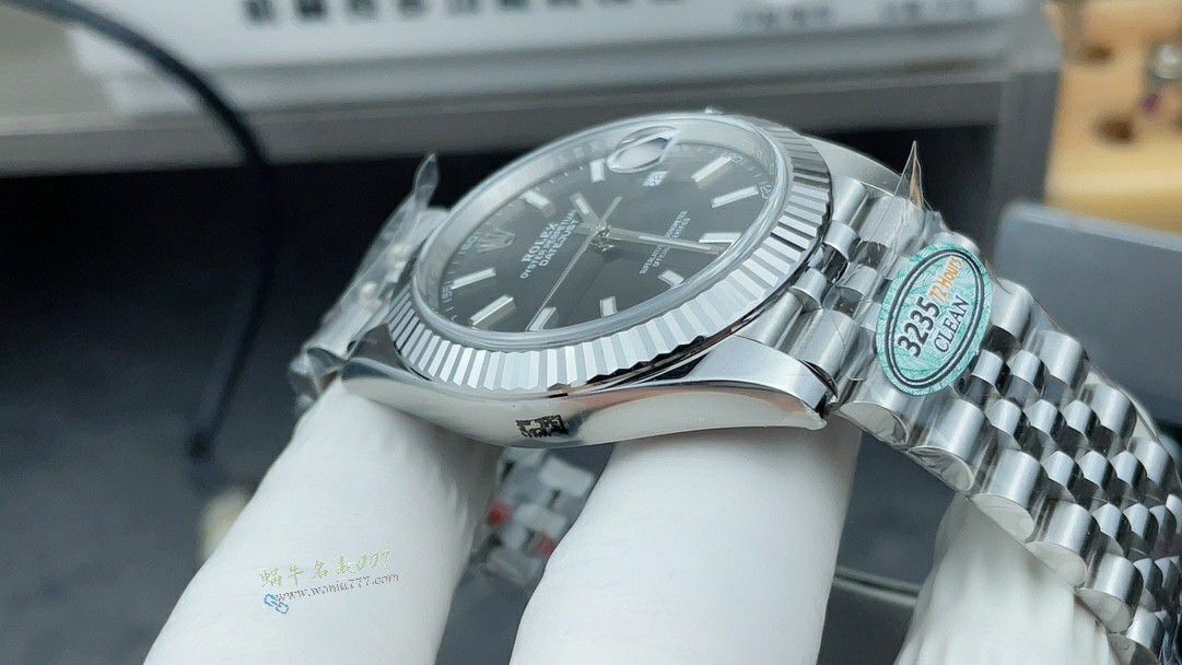 CLEAN Rolex Datejust 41mm series m126334-0014 watches  / R960