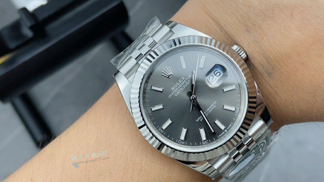 CLEAN Rolex Datejust 41mm series m126334-0014 watches  / R960
