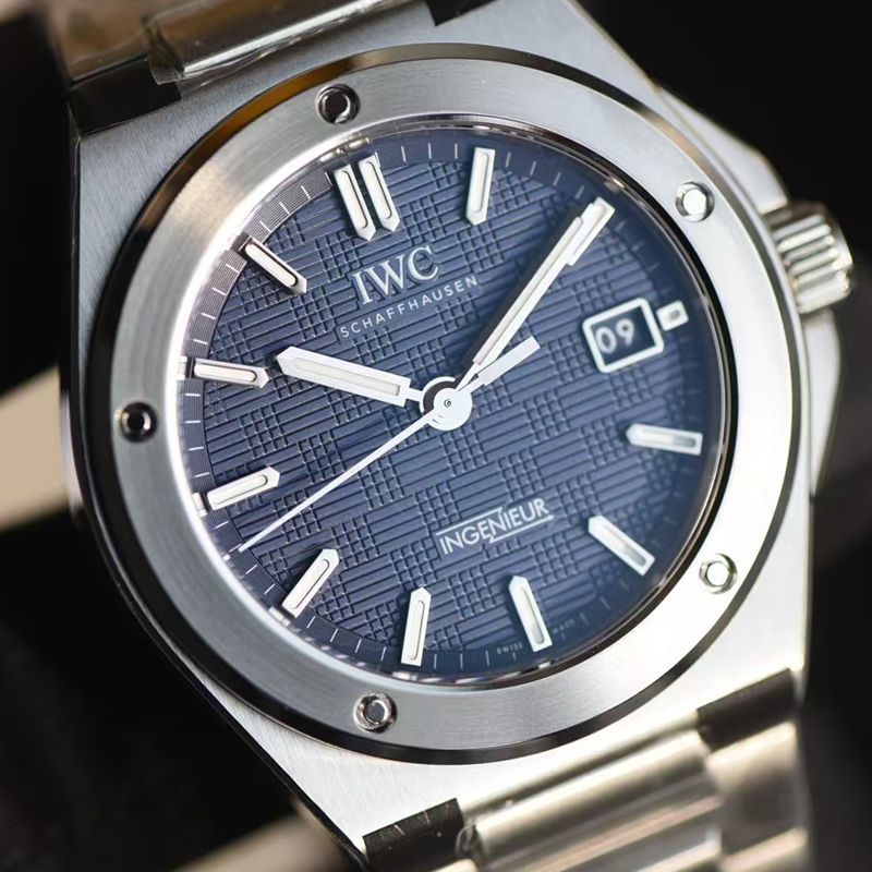  Video review V7 Factory  blue surface IWC Engineer  series best replica imitation IW328907 watches 
