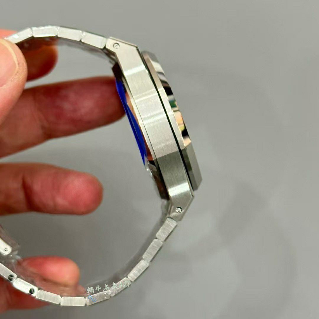 APSTOP replica imitation Audemars Piguet Royal Oak  series 26240ST.OO.1320ST.06 watches  / AP310