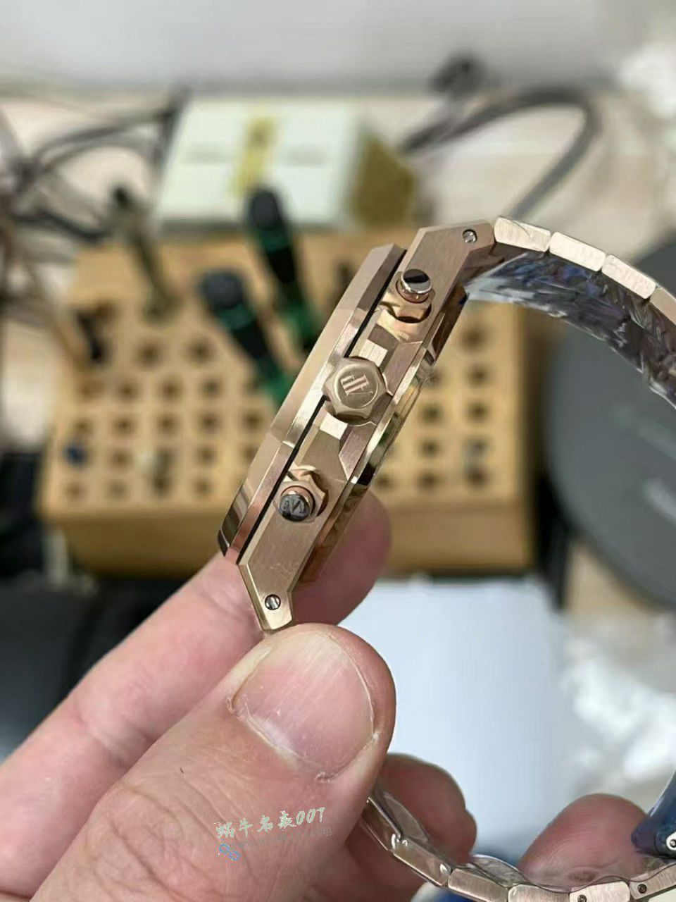 APSTOP replica imitation Audemars Piguet Royal Oak  series 26240ST.OO.1320ST.06 watches  / AP310