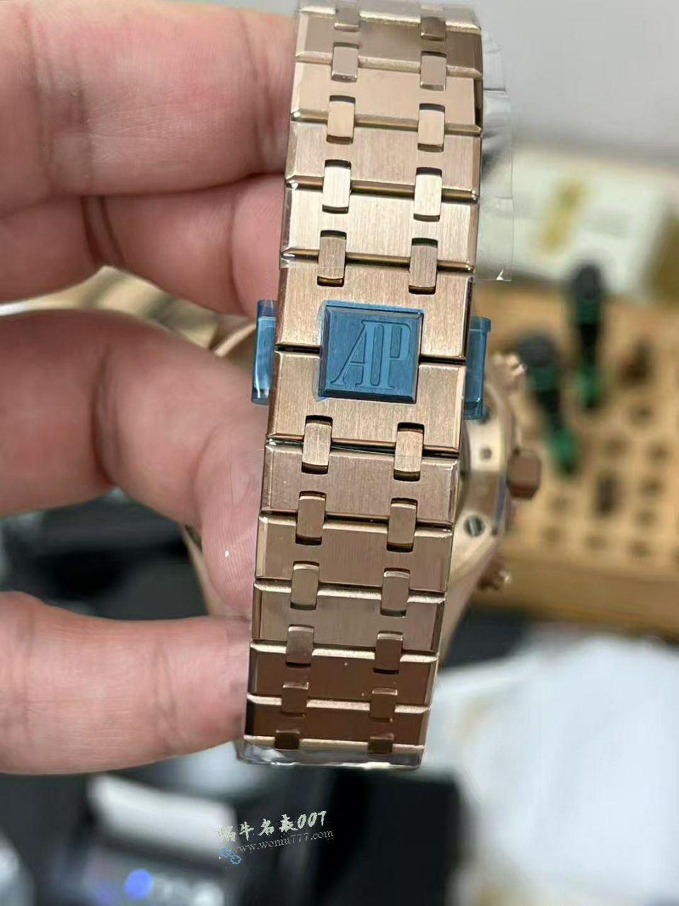 APS Audemars Piguet Royal Oak TOP replica imitation  watch26240BC.OO.1320BC.01 watches  / AP307