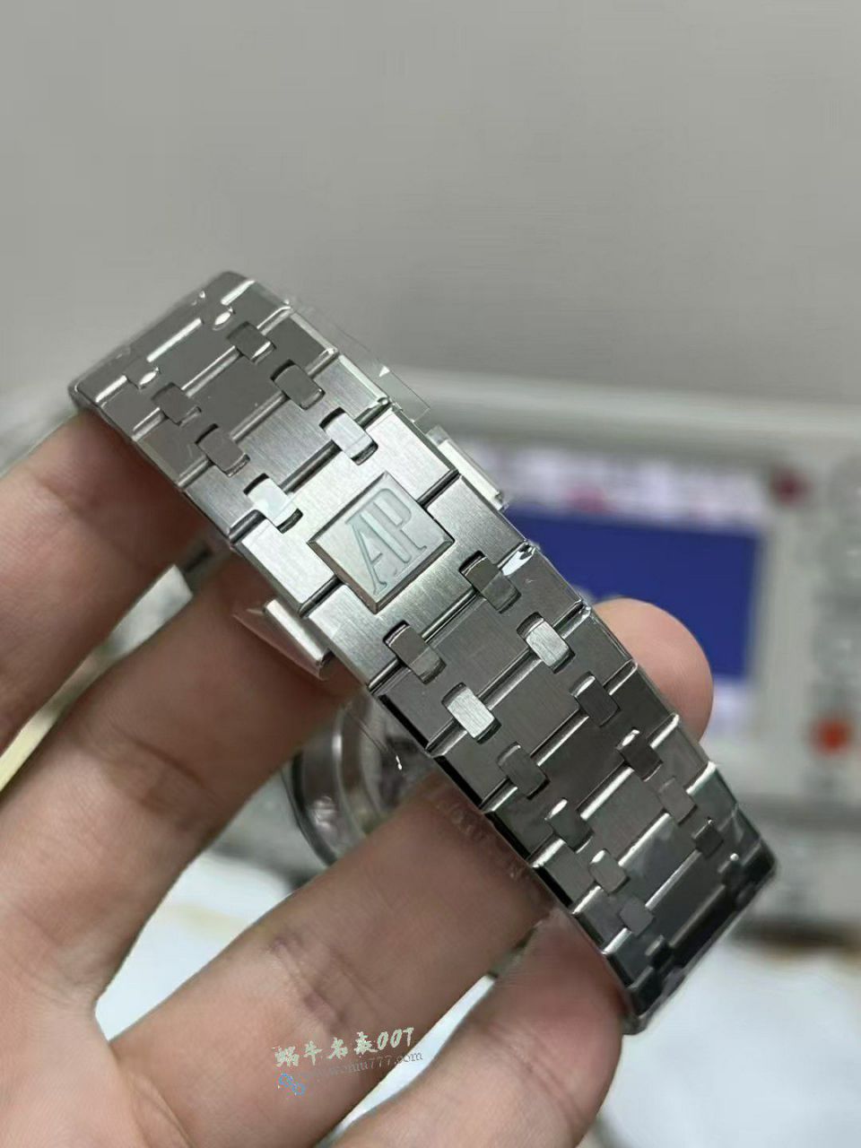 APSTOP replica imitation Audemars Piguet Royal Oak  series 26240ST.OO.1320ST.06 watches  / AP310