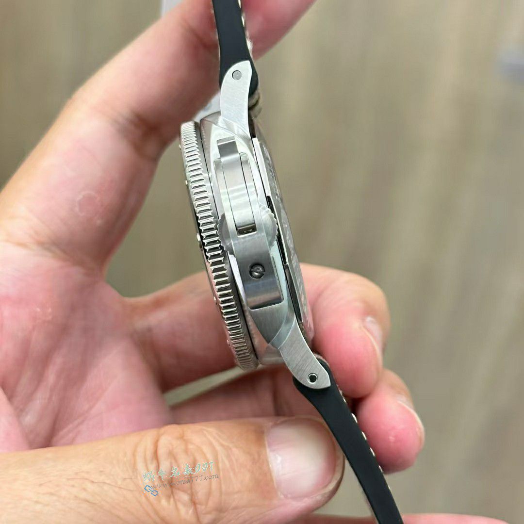 VS Panerai SUBMERSIBLE  QuarantaQuattro Navy SEALs PAM01518 replica imitation  watch / VSPAM1518