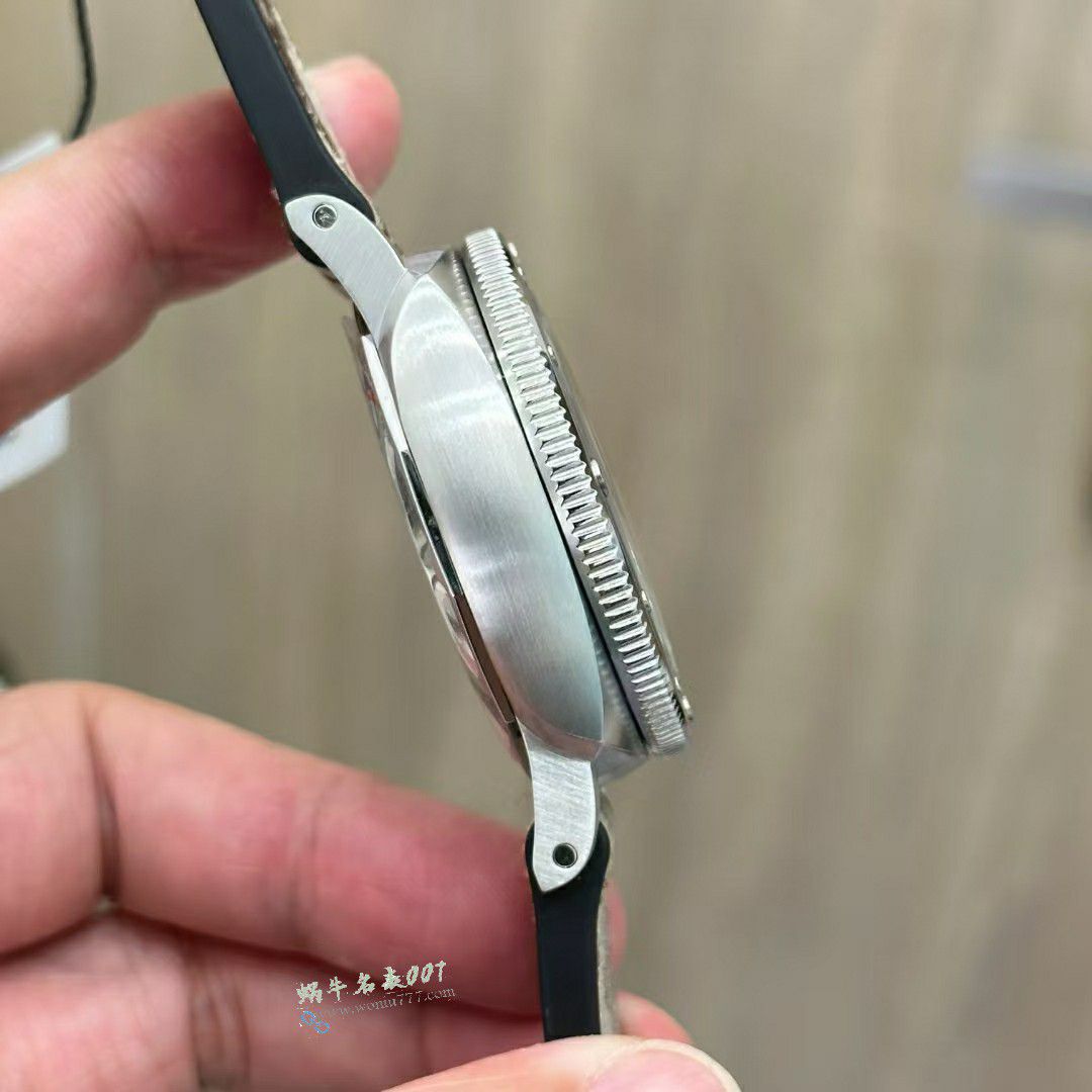 VS Panerai SUBMERSIBLE  QuarantaQuattro Navy SEALs PAM01518 replica imitation  watch / VSPAM1518