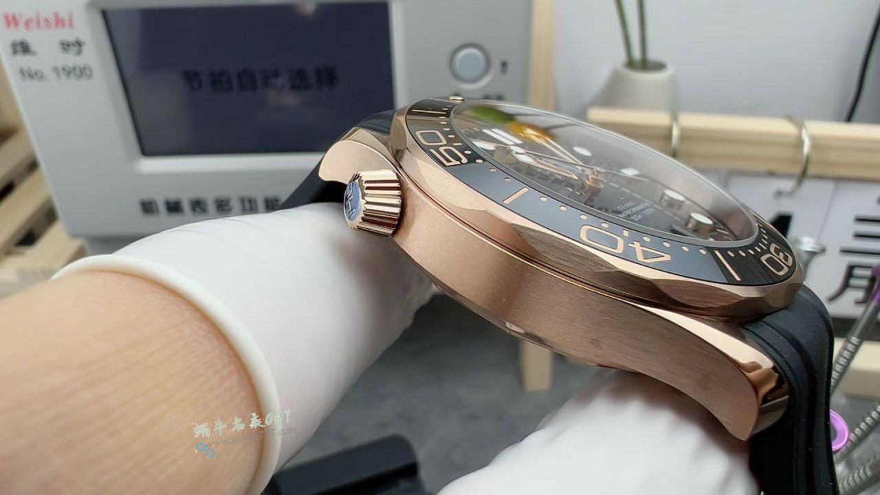 VS All gold  Omega Seamaster 300 meters TOP replica  watch210.62.42.20.01.002 watches  / VS823