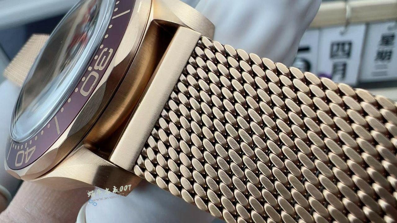 VS Omega 007  Seamaster 300  bronze gold  No Time to Die  replica  watch210.90.42.20.01.003 watches  / VS828