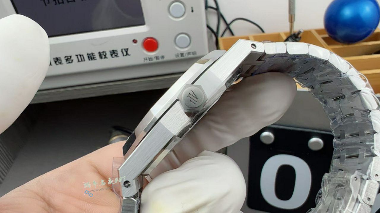 THB Audemars Piguet Royal Oak 100% replica  watch 15407BC.GG.1224BC.01 watches  / AP312