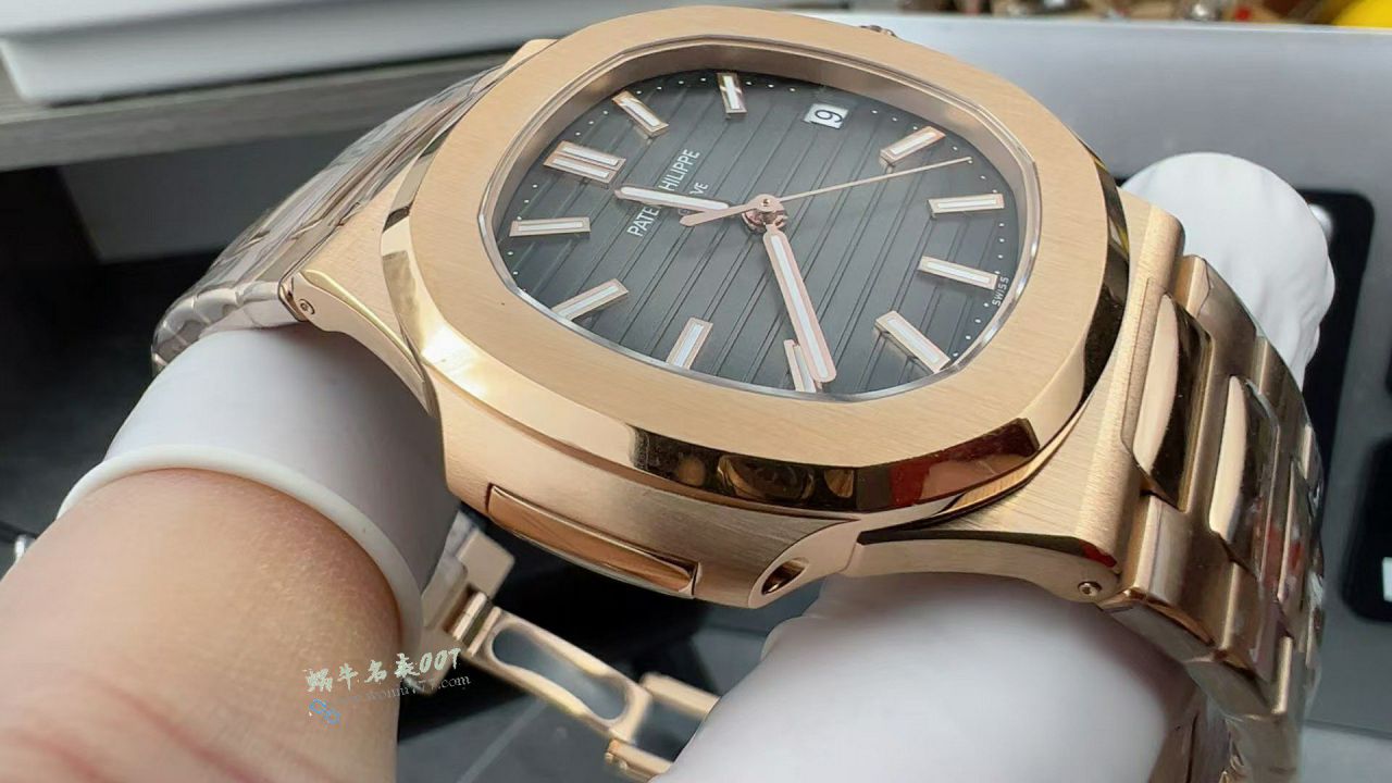 3K Patek Philippe 5711R  Nautilus  Rose gold  Gray surface 100% replica imitation  watches  / BD513