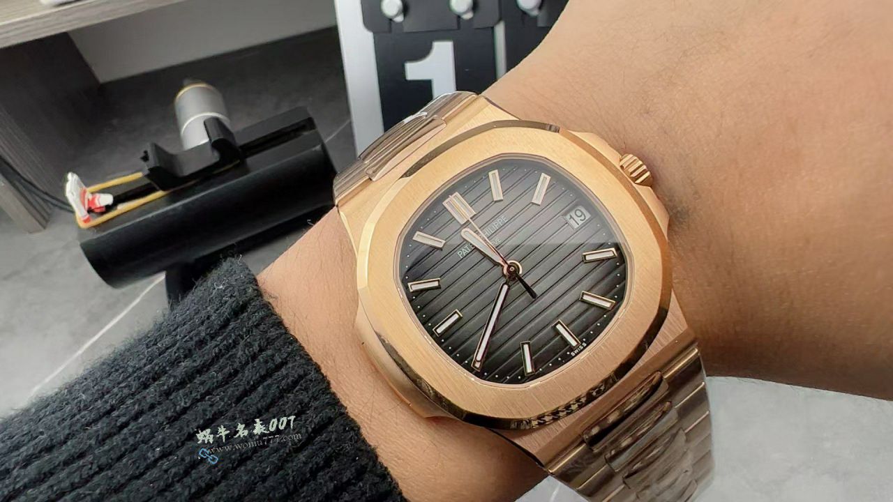 3K Patek Philippe 5711R  Nautilus  Rose gold  Gray surface 100% replica imitation  watches  / BD513