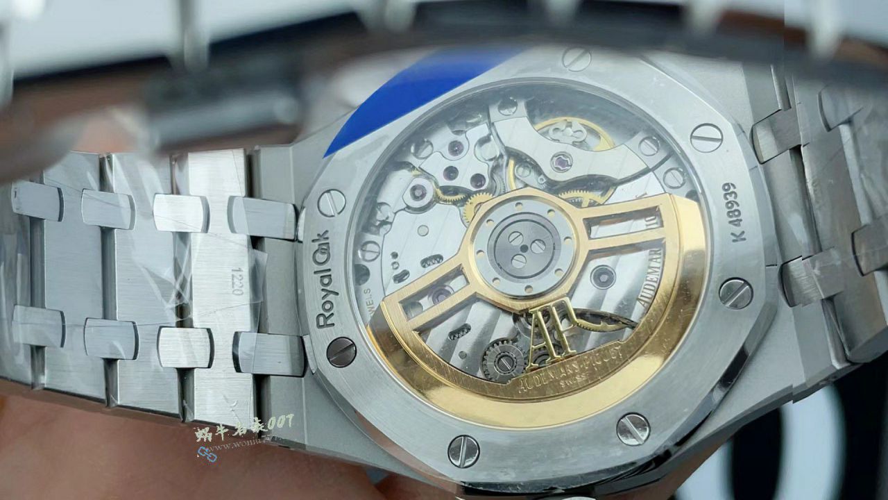 APS Factory  Audemars Piguet Audemars Piguet Collaboration kaws 的 new product 15500 / AP315