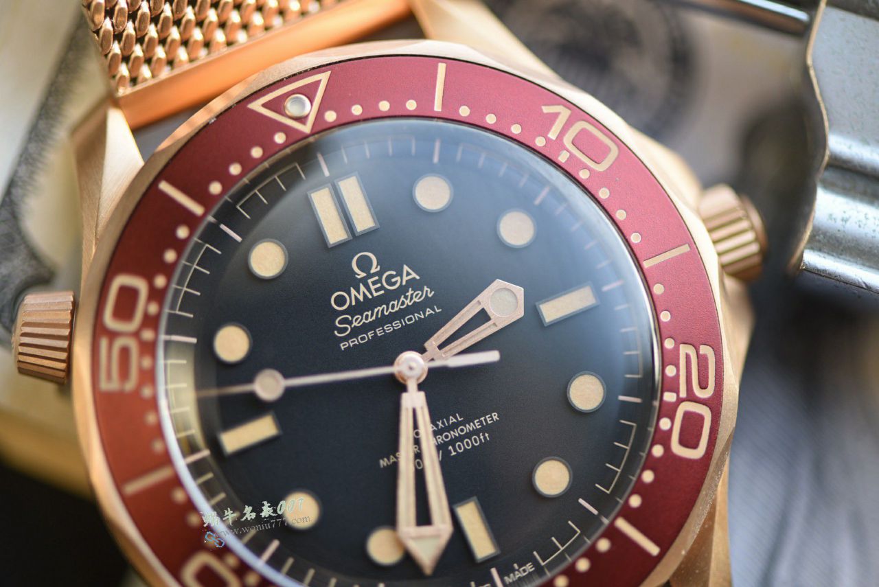  Video review VS Omega   bronze gold  No Time to Die 210.90.42.20.01.003 watches  / VS829