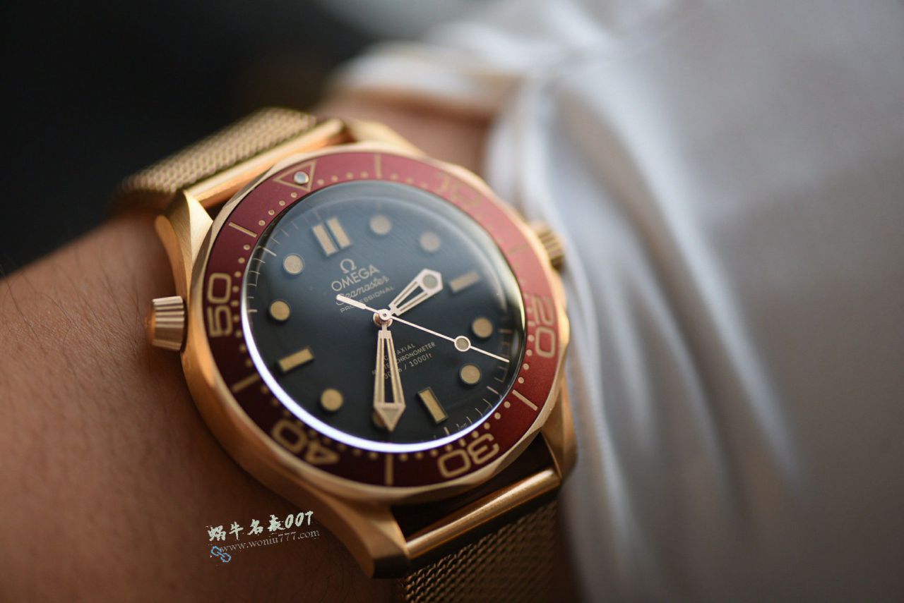  Video review VS Omega   bronze gold  No Time to Die 210.90.42.20.01.003 watches  / VS829